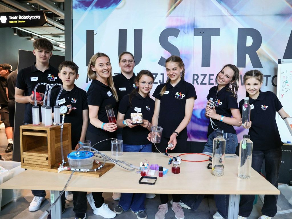 Wielki sukces Szkoły Podstawowej w&nbsp;Łękawicy! Jesteśmy Laureatami Ogólnopolskiego Konkursu „Nauka dla Ciebie”!